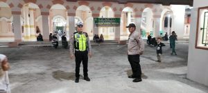 Polsek Pangkalan Kerinci Patroli Pelaksanaan Sholat Tarawih